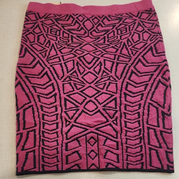 Geometric Pink Skirt - Picture 1 of 3